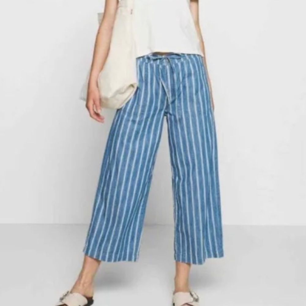 American Eagle Wideleg Cropped Pants